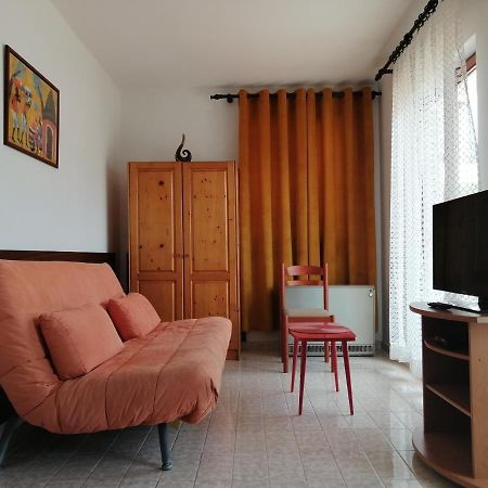 Lovely Apartment With Big Terrace In Budva Luaran gambar