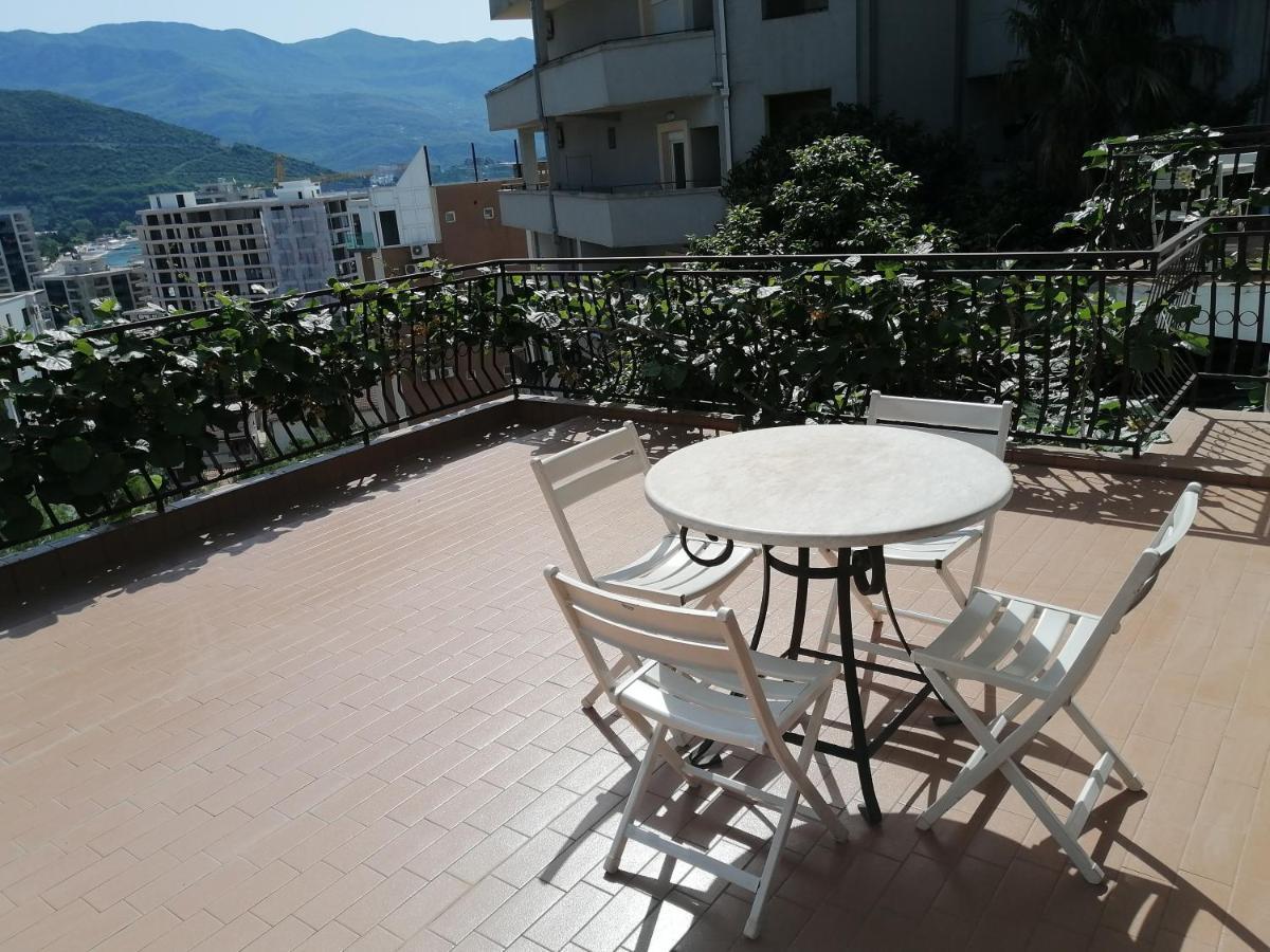 Lovely Apartment With Big Terrace In Budva Luaran gambar